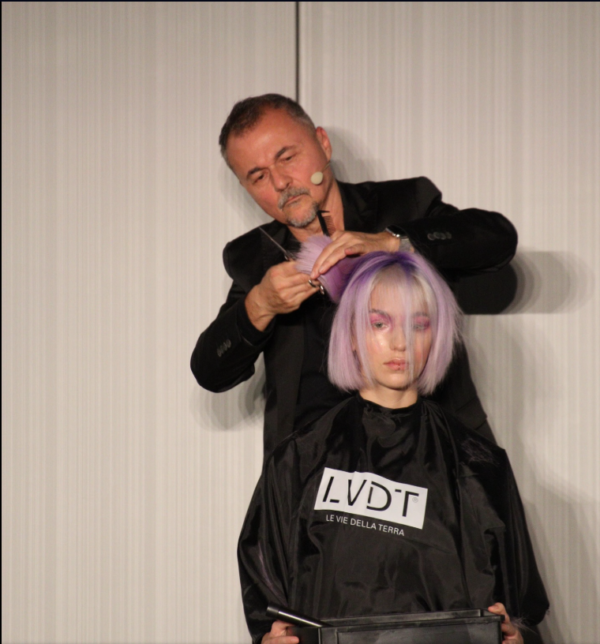 CAPELLI COLORATI O DECOLORATI